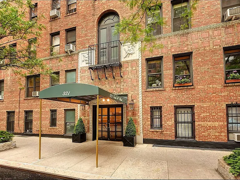 321 E 54th St #8B — Photo 1