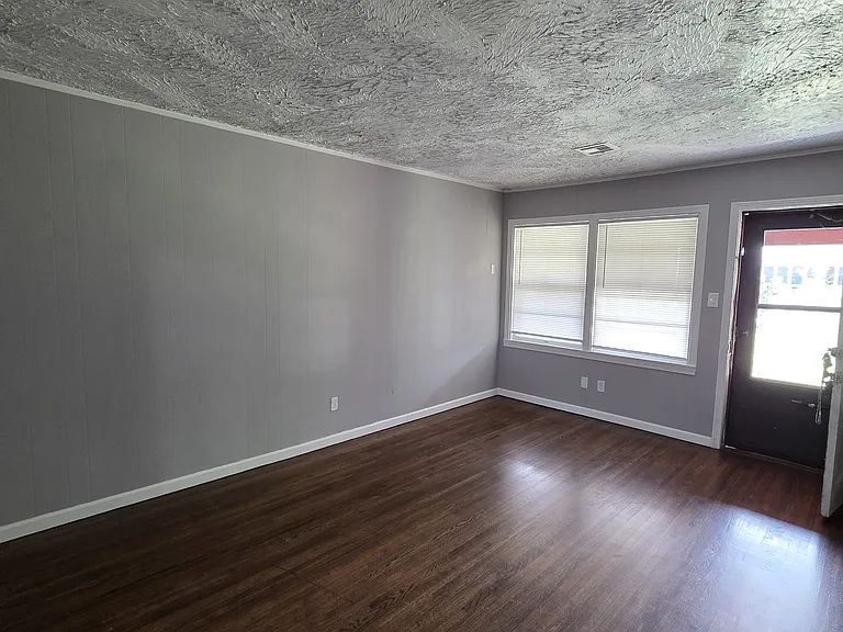 1116 S Millwood Ave #2 — Photo 2