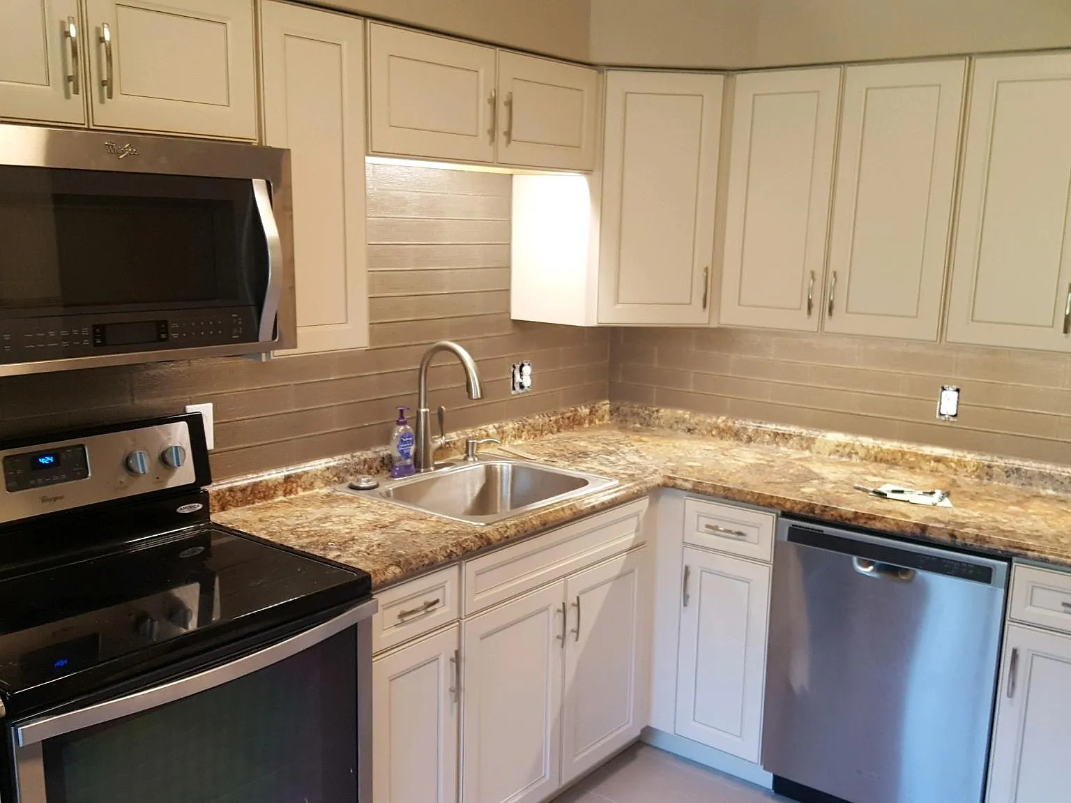 3 bed, 1.5 bath, 1092 sqft, $1,950 — Photo 3