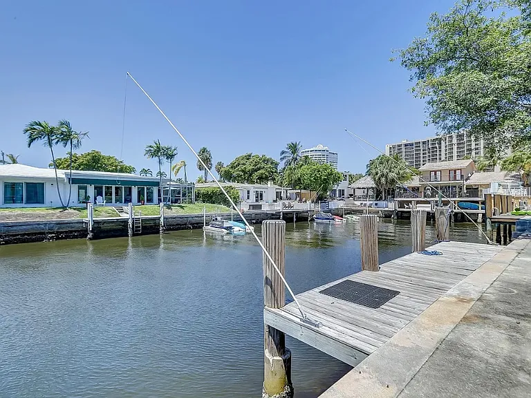 2041 Coral Reef Dr — Photo 7