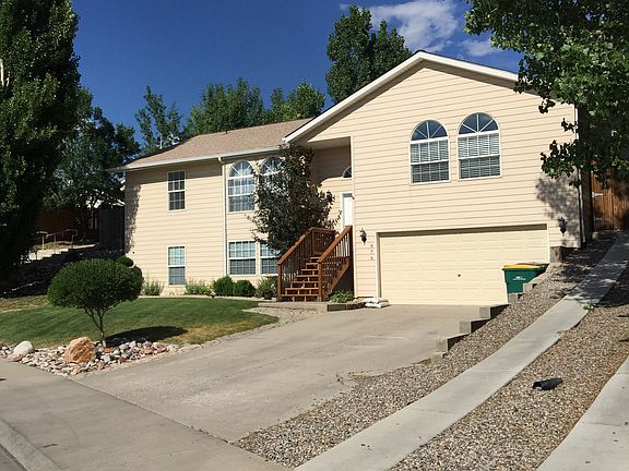 3rd image of 976 Standing Deer Dr