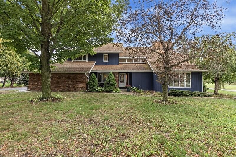 1st image of 808 Linden ROAD