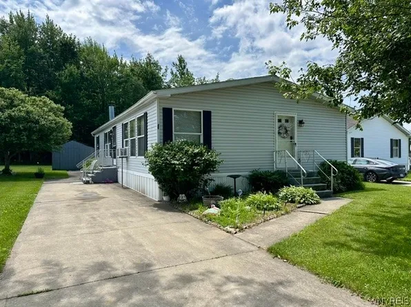 771 Thomas Ln, Angola, NY 14006