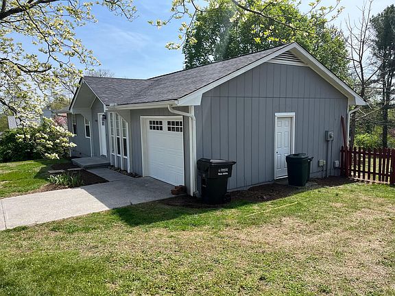 2nd image of 10218 Misty Brook Ln