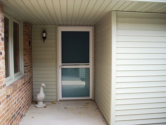 2nd image of 7352 Colosseum Dr APT 6