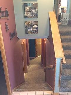 3rd image of 102 Ivy Dr