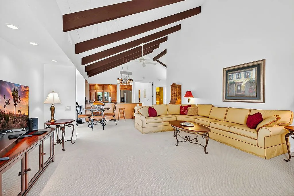 1 bed, 2.0 bath, 1049 sqft, $2,800 — Photo 3