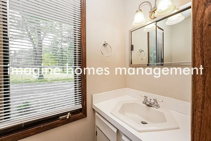 5095 Som Center Rd — Photo 11