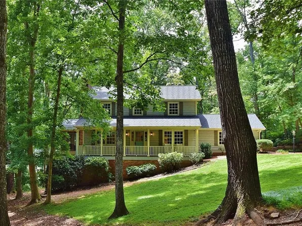 3492 Edgewood Cir, Gainesville, GA 30506
