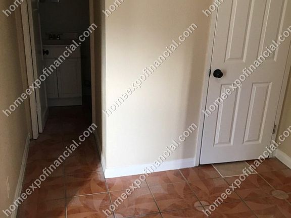 3rd image of 10062 Portola Ave