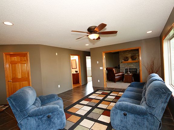 5th image of 1075 243rd Ave NE
