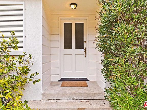 4th image of 1578 Benedict Canyon Dr