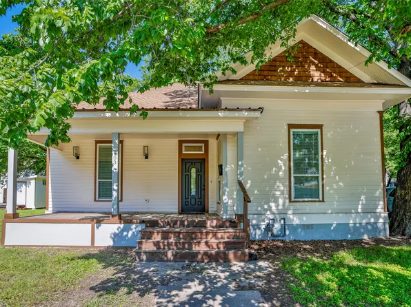 403 S Lindsay St, Gainesville, TX 76240