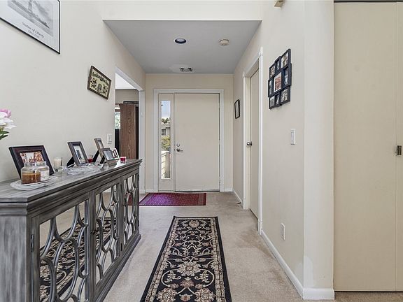 3rd image of 40 Vista Dr