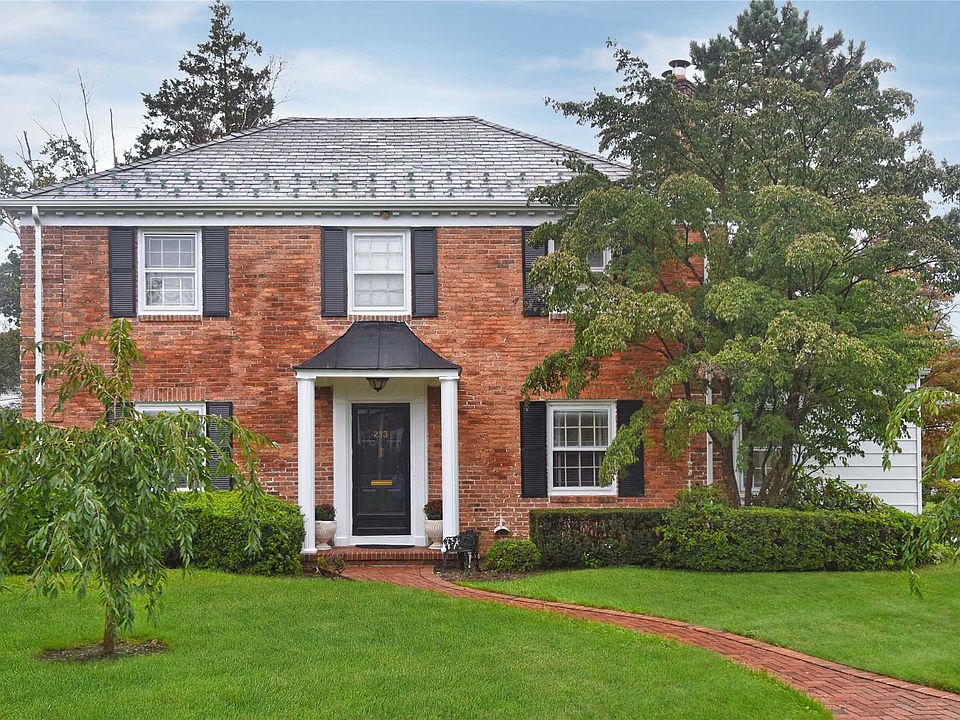 1st image of 213 Seaman Ave