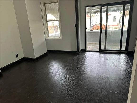 5th image of 4010 Sea Gate Ave