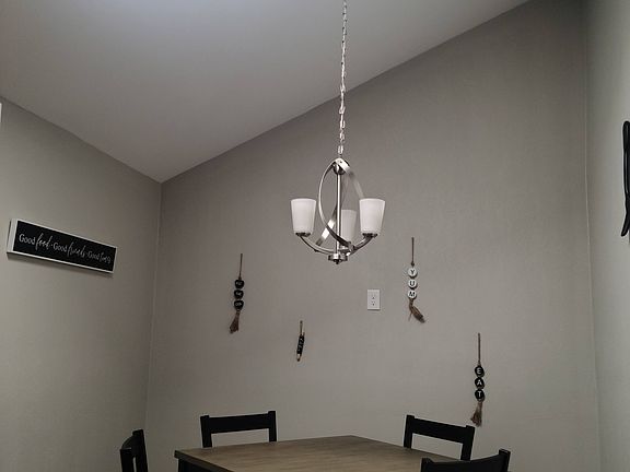 4th image of 4208 Amy Dr