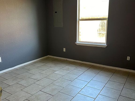 3rd image of 1619 Cherry St