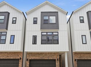 326 Eastwood St, Houston, TX 77011