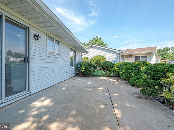 2nd image of 742 Pompton Rd