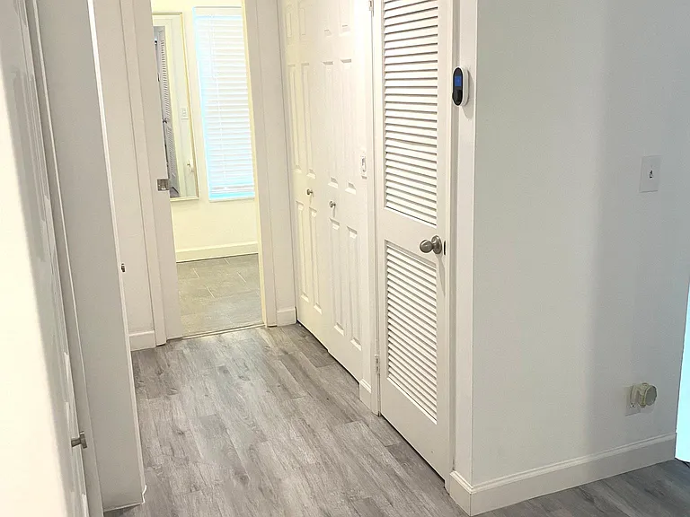 1910 NE 5th St #108 — Photo 13