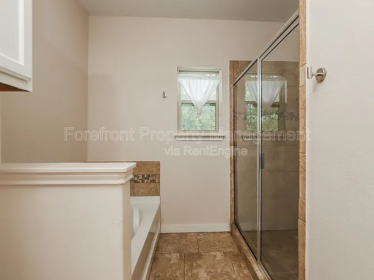 1330 Plaza Lake Dr — Photo 11