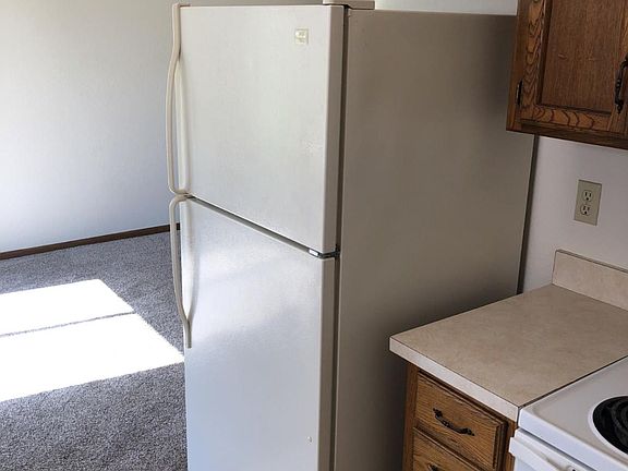 5th image of 406 NE Highland Ln