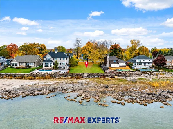695 Lakeshore Rd, Fort Erie, ON L2A 1B5