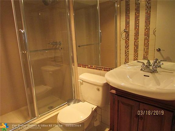 4th image of 3002 NE 5th Ter APT 311