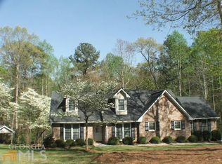 165 N Hampton Dr, Fayetteville, GA 30215