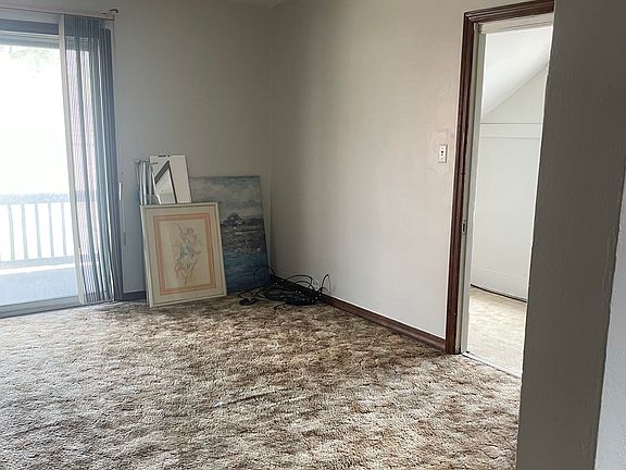 4th image of 406 Harrison Ave