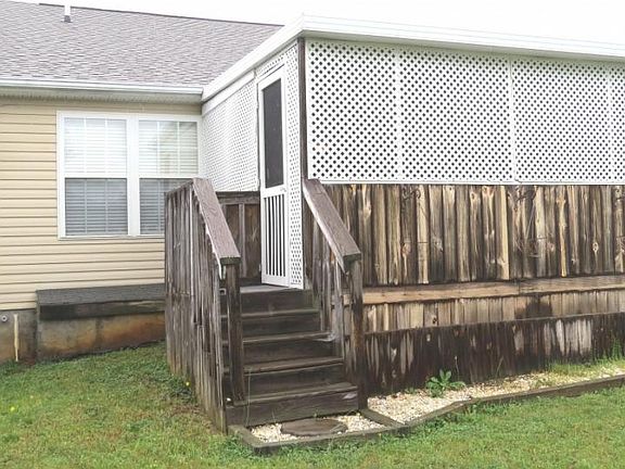 5th image of 244 Hunter Hills Cir APT 2