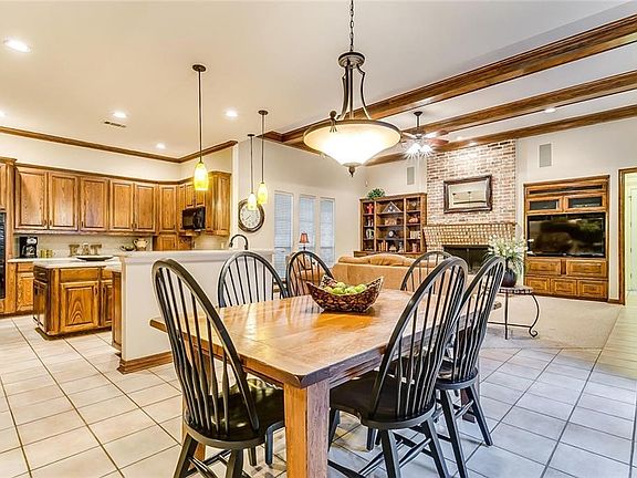 Amazing open floorplan is perfect for entertaining.