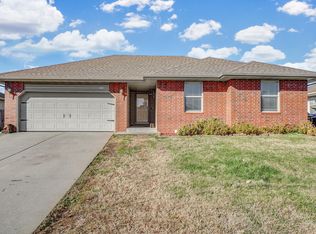 1141 N Nolting Ave, Springfield, MO 65803