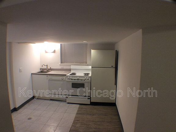 2nd image of 5333 W Sunnyside Ave