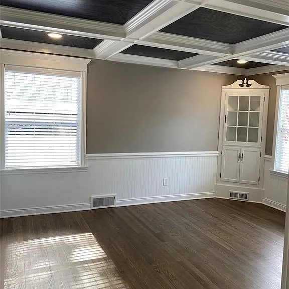 15885 W Forteen Mile Rd — Photo 6