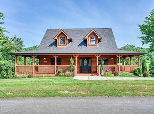 2028 Piney Overlook Ln, Sevierville, TN 37862