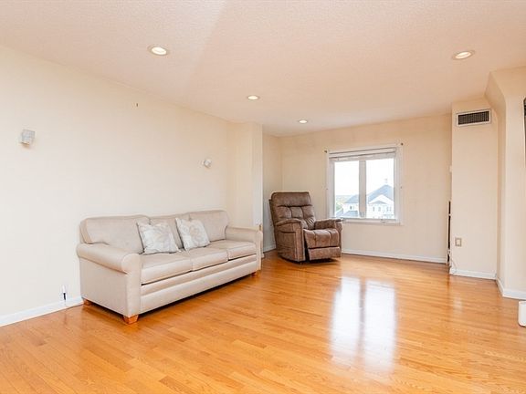 5th image of 100 Marina Dr APT 604
