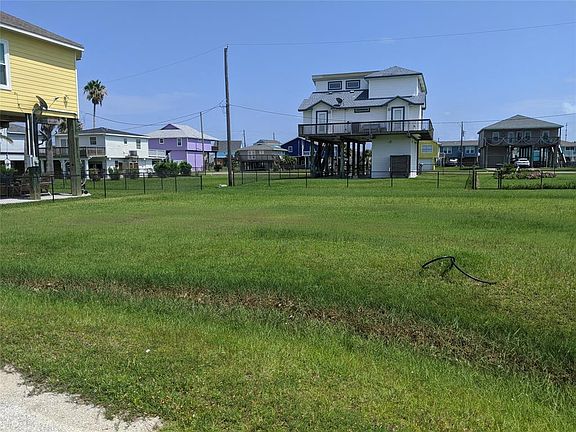 3rd image of 23115 Miramar Cir