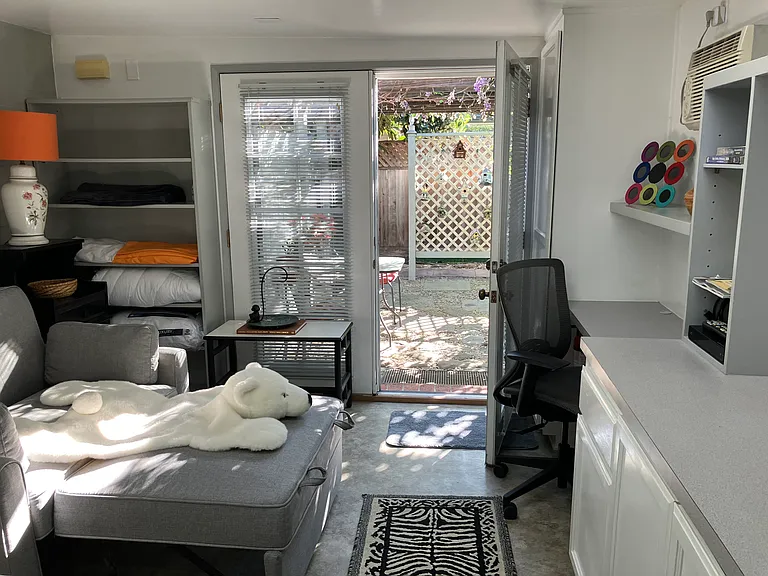 W Aliso St — Photo 6