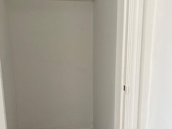 3rd image of 605 7th St APT 11