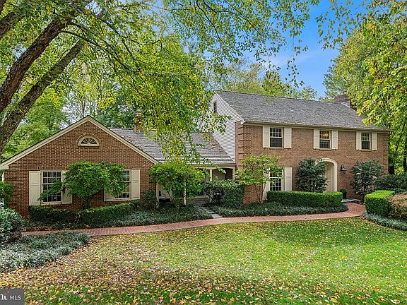 3rd image of 181 Hunt Valley Cir