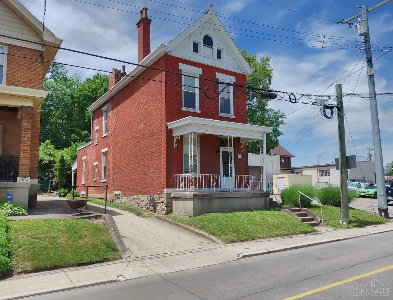 3 bed, 1520 sqft, $1,895 — Photo 1