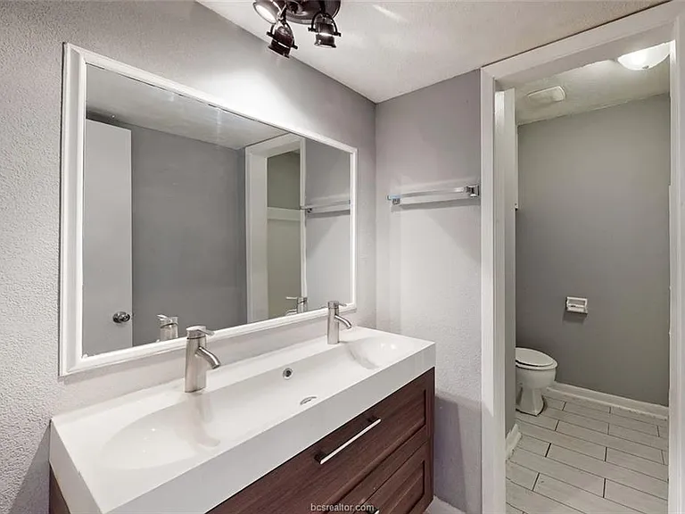 3300 S College Ave #D10 — Photo 7