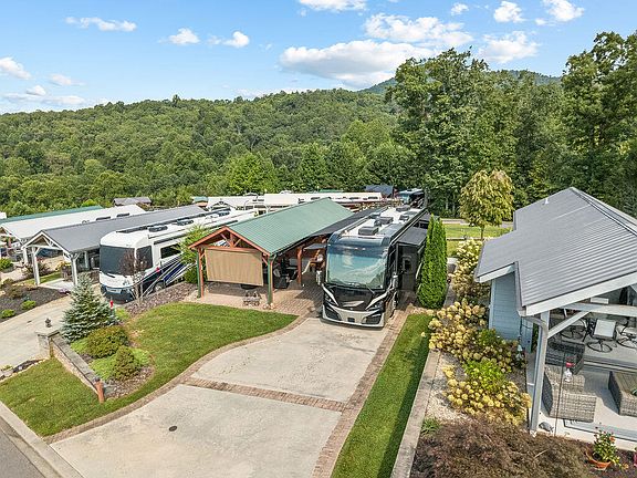 2nd image of 60 Sunset Ln