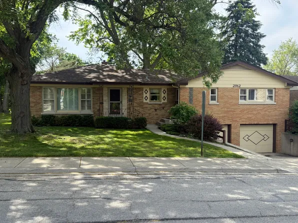 2912 Old Glenview Rd, Wilmette, IL 60091