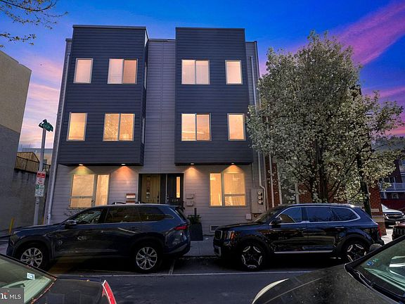 2nd image of 1114 Bainbridge St #B