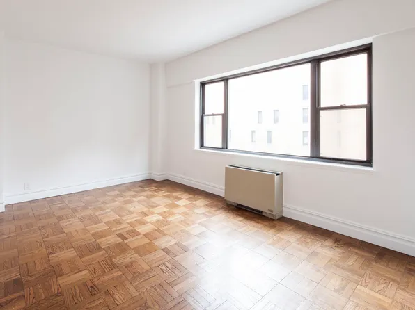 7 Park Avenue image 1 of 4