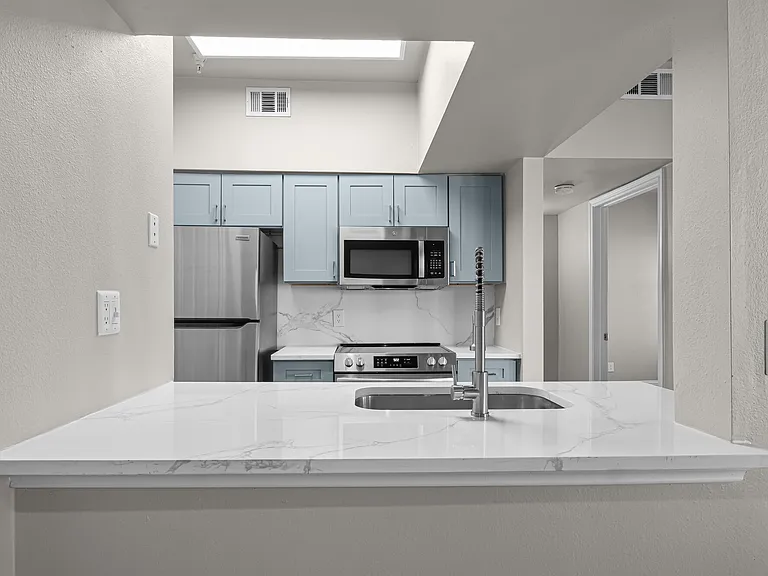 Larkin Apartment Homes — Photo 20