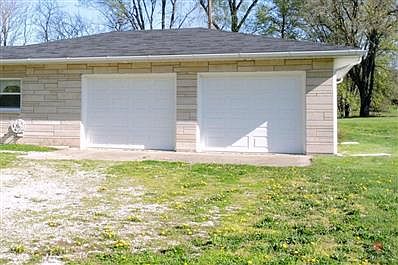 2 Car Attached Garage-002